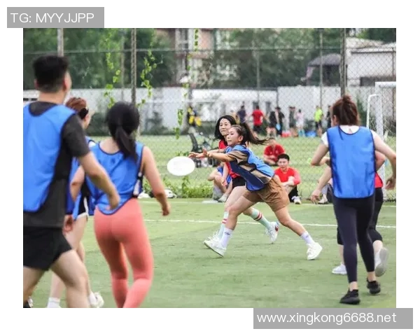 实时新闻南京飞盘队快攻战术解析与飞盘运动的魅力探讨 实时新闻南京飞盘队快攻战术解析与飞盘运动的魅力探讨